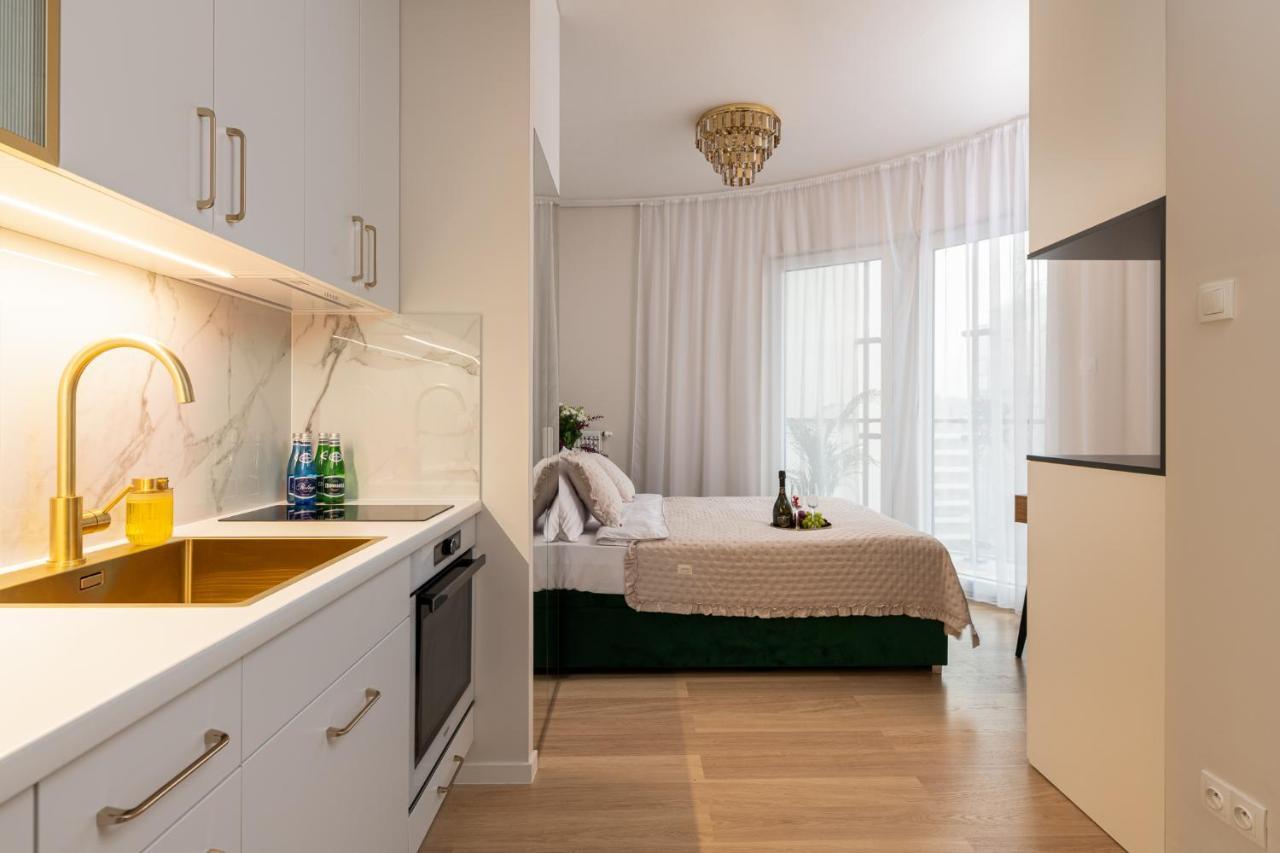 Luxury Design Apartments - Warsaw Tower Bliska Wola ภายนอก รูปภาพ